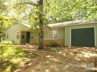 827 Old Elm Ln, Saint Louis, MO 63119
