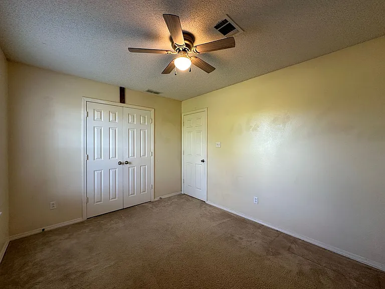 2713 S 87th Dr — Photo 19
