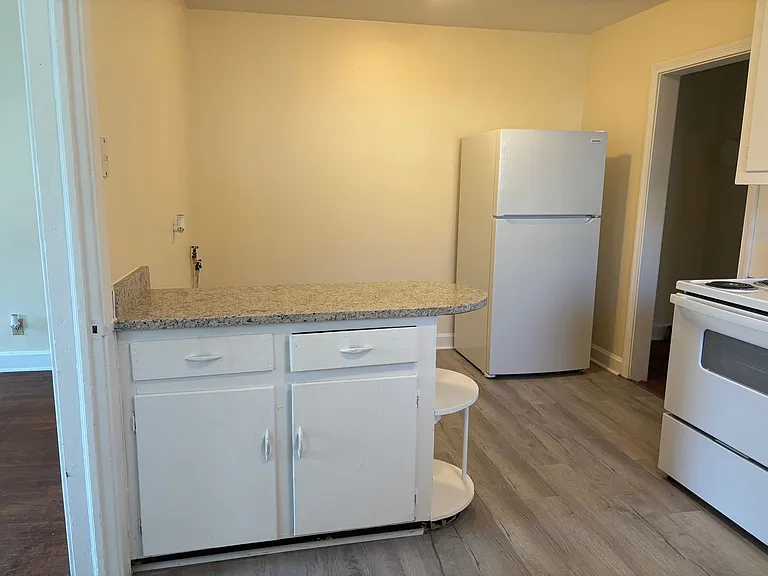 2918A & B Archdale Rd — Photo 4