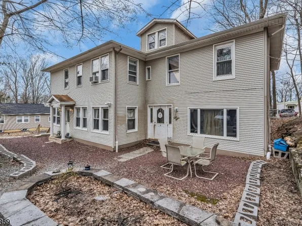 39 Arlington Ave, Mount Arlington Boro, NJ 07856