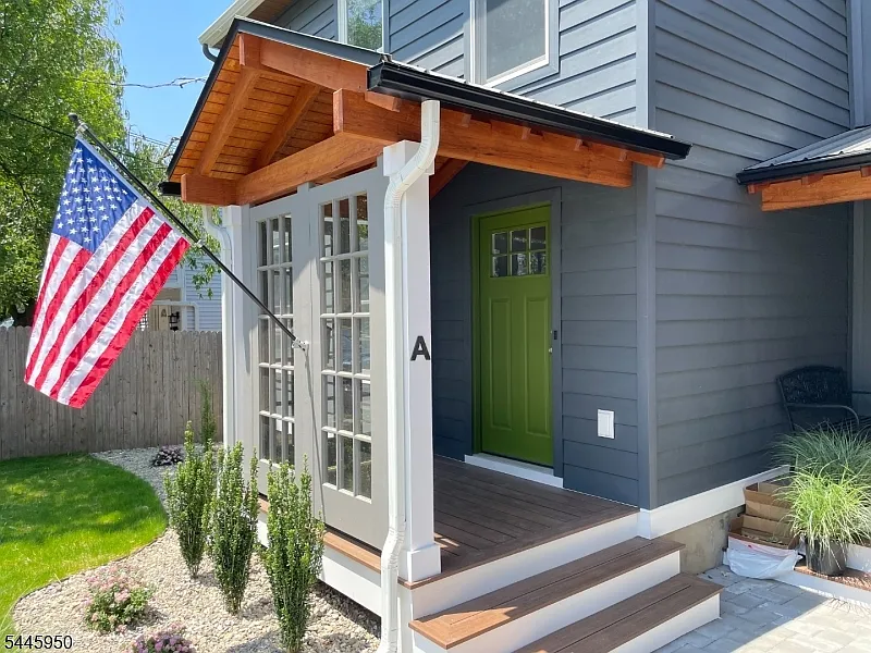 3 bed, 1.0 bath, $3,750 — Photo 2