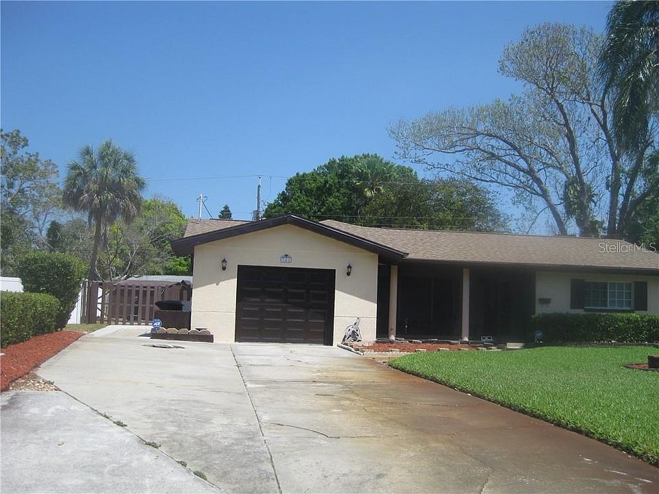 1st image of 945 64th Ave S