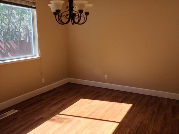 2nd image of 439 Redwood Ave