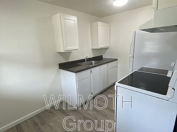5th image of 1818 Michigan St APT 6