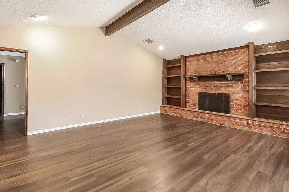 3 bed, 2.0 bath, 1660 sqft, $1,690 — Photo 4