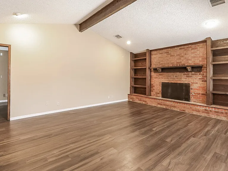 1112 NE 21st Ct — Photo 5