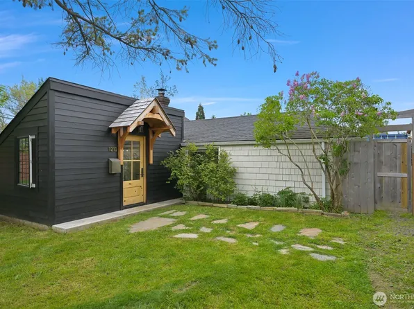 1210 Logan Street, Bellingham, WA 98225