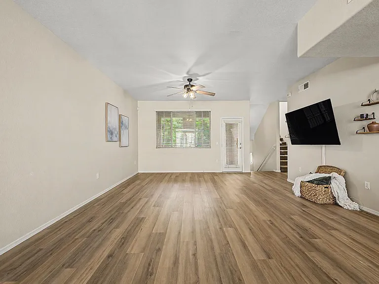 2402 E 5th St #1570 — Photo 2