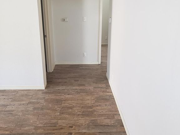 5th image of 4652 Beacham St