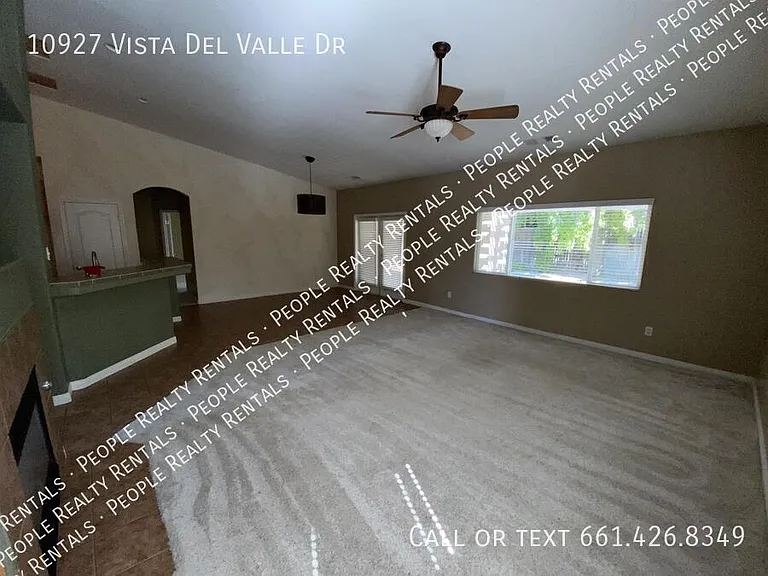 10927 Vista Del Valle Dr — Photo 16
