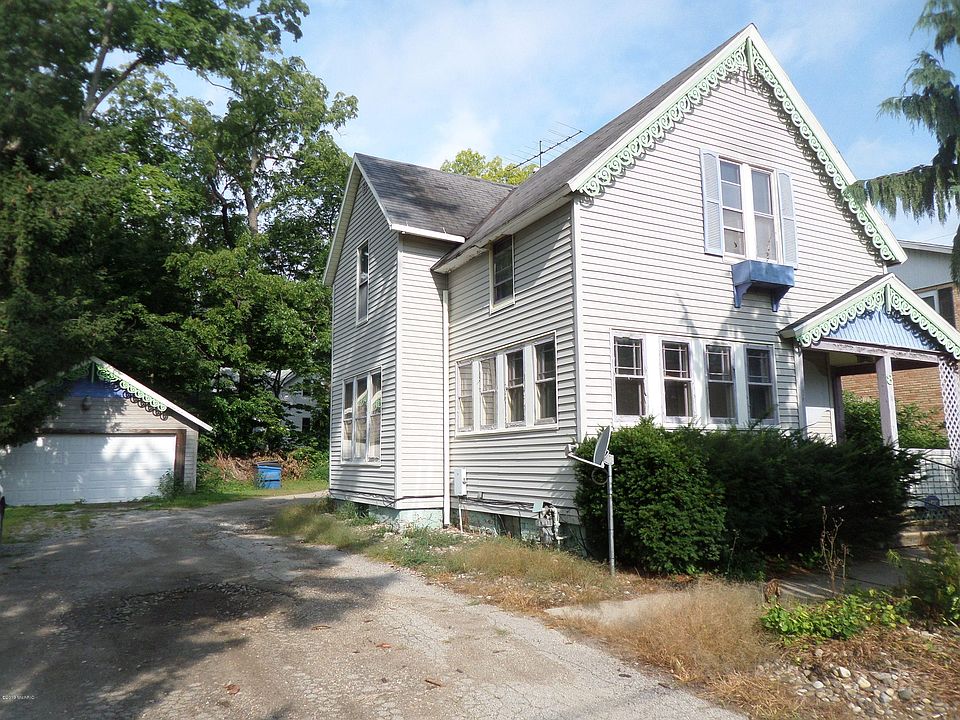 1st image of 8 S Lincoln Ave