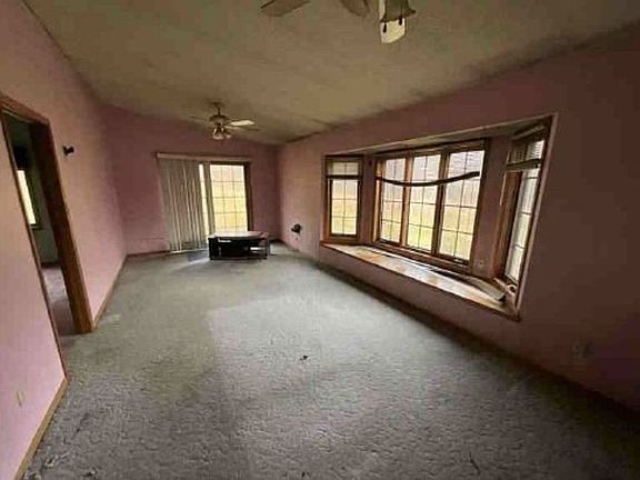 Additional Living Room