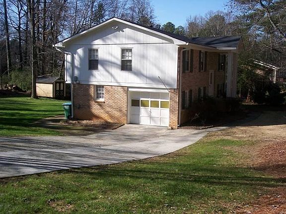 View to Driveway