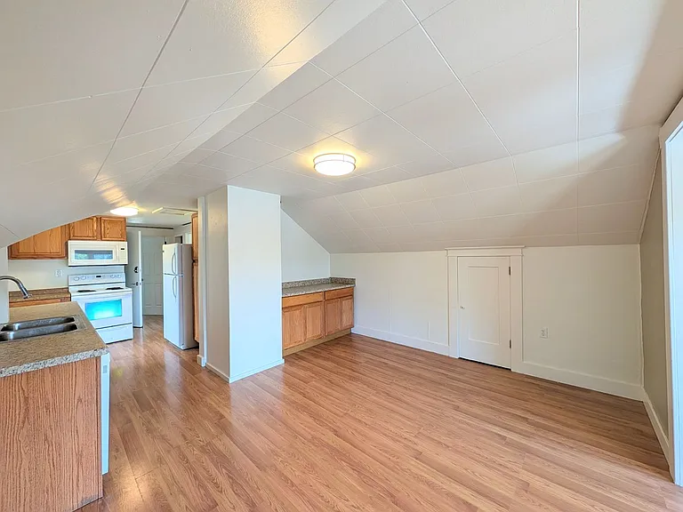 1022 Oakes Ave #B — Photo 5