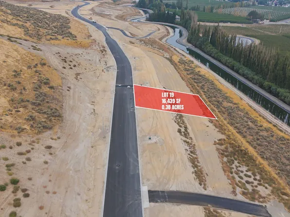 19 W 56th Ave, Kennewick, WA 99337