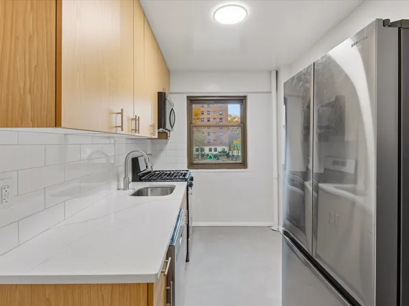 21-85 34th Avenue image 7 of 18