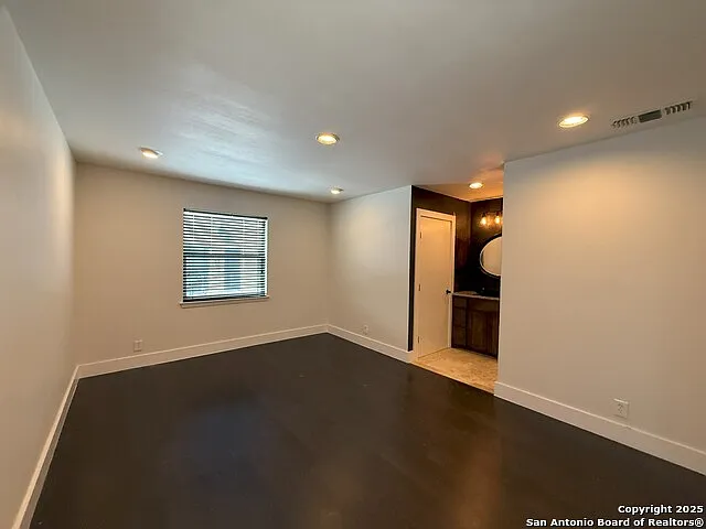 2811 Woodbury St #301 — Photo 18