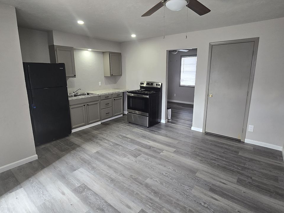2nd image of 701 N Park Ln #5