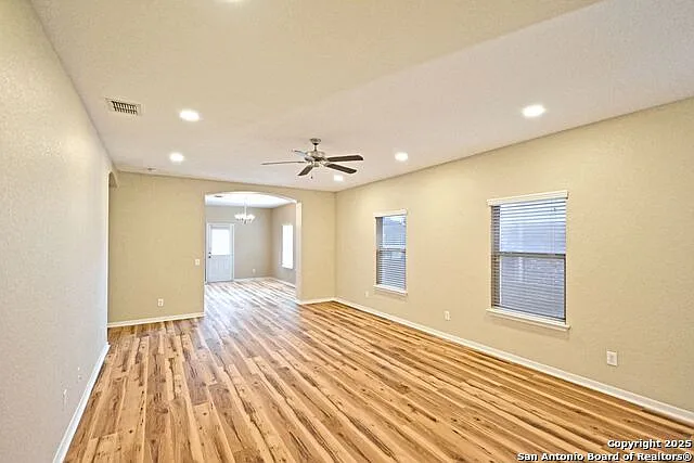 3 bed, 2.0 bath, 1637 sqft, $1,750 — Photo 3