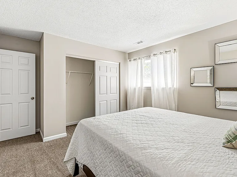 10 West Apartments — Photo 16