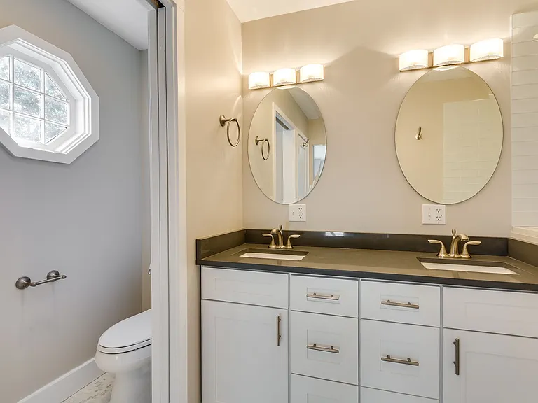 The Trevian Townhomes (Lake) — Photo 31