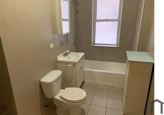 11237 S King Dr #3 — Photo 13