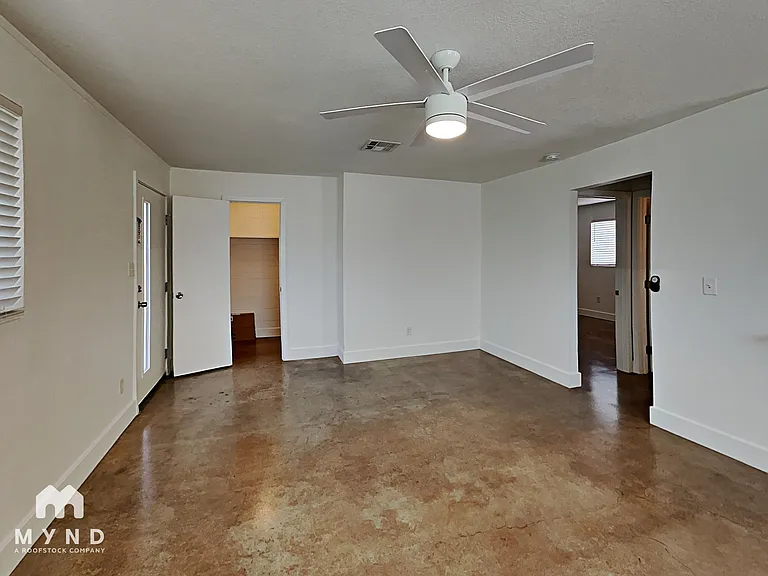 4830 E Willetta St #8 — Photo 2