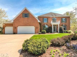 1 Red Stone Ct, Bloomington, IL 61704