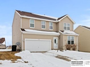 6468 Elm Hurst Dr, Omaha, NE 68157
