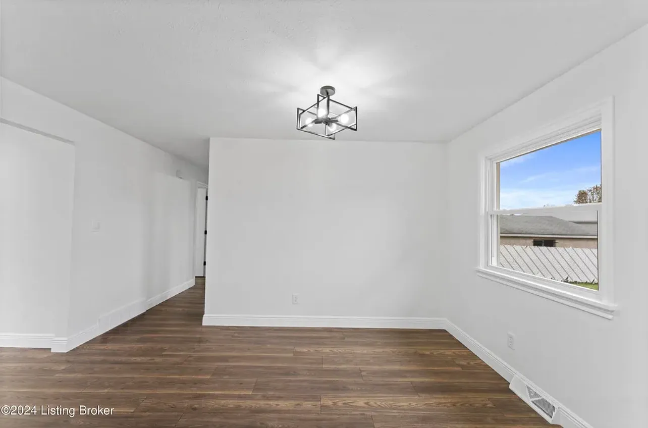 5 bed, 2.5 bath, 2112 sqft, $2,850 — Photo 4