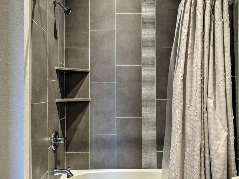 Full bath on bedroom level