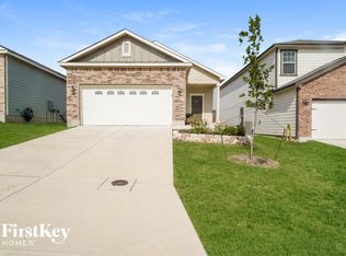 4946 Hallies Gdn, Saint Hedwig, TX 78152