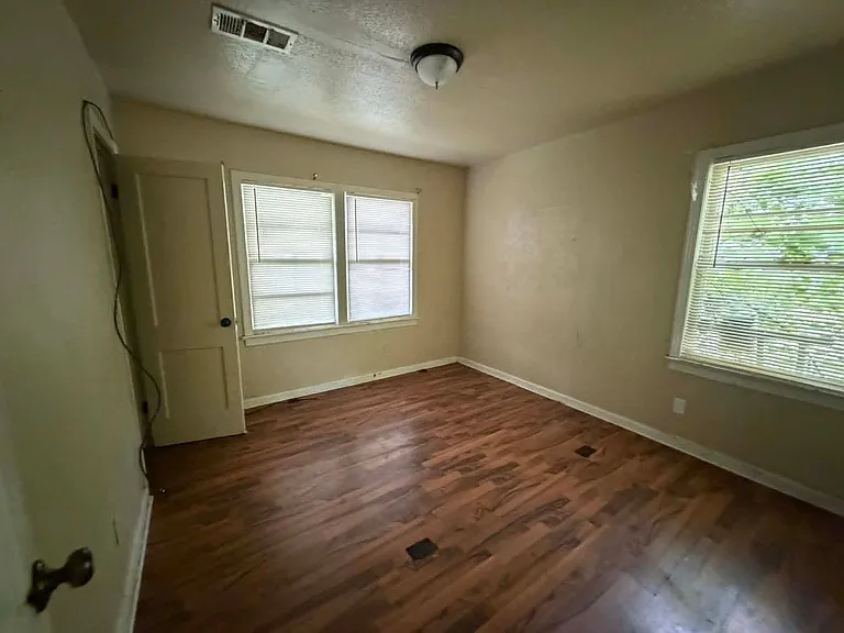 2951 Poland St — Photo 9
