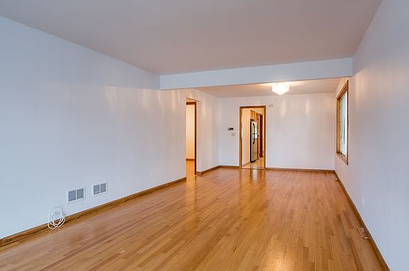 4th image of 3401 N Narragansett Ave