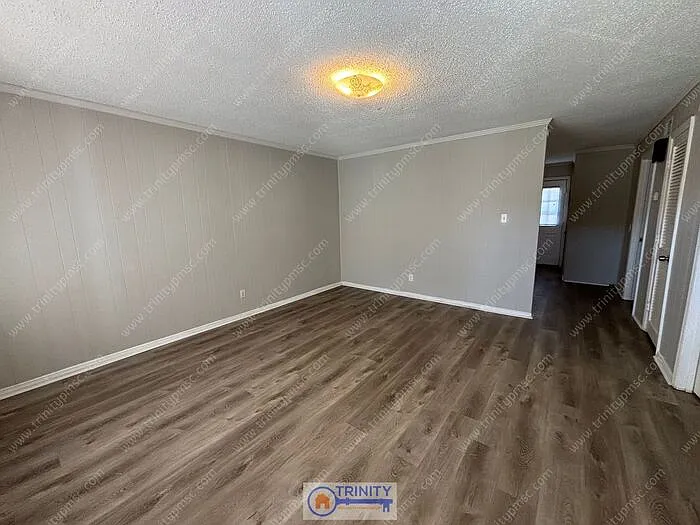 2 bed, 1.0 bath, 750 sqft, $750 — Photo 3