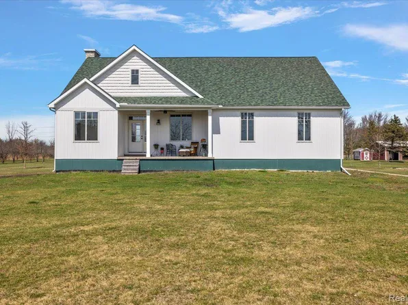 5200 Plank Rd, Marine City, MI 48039