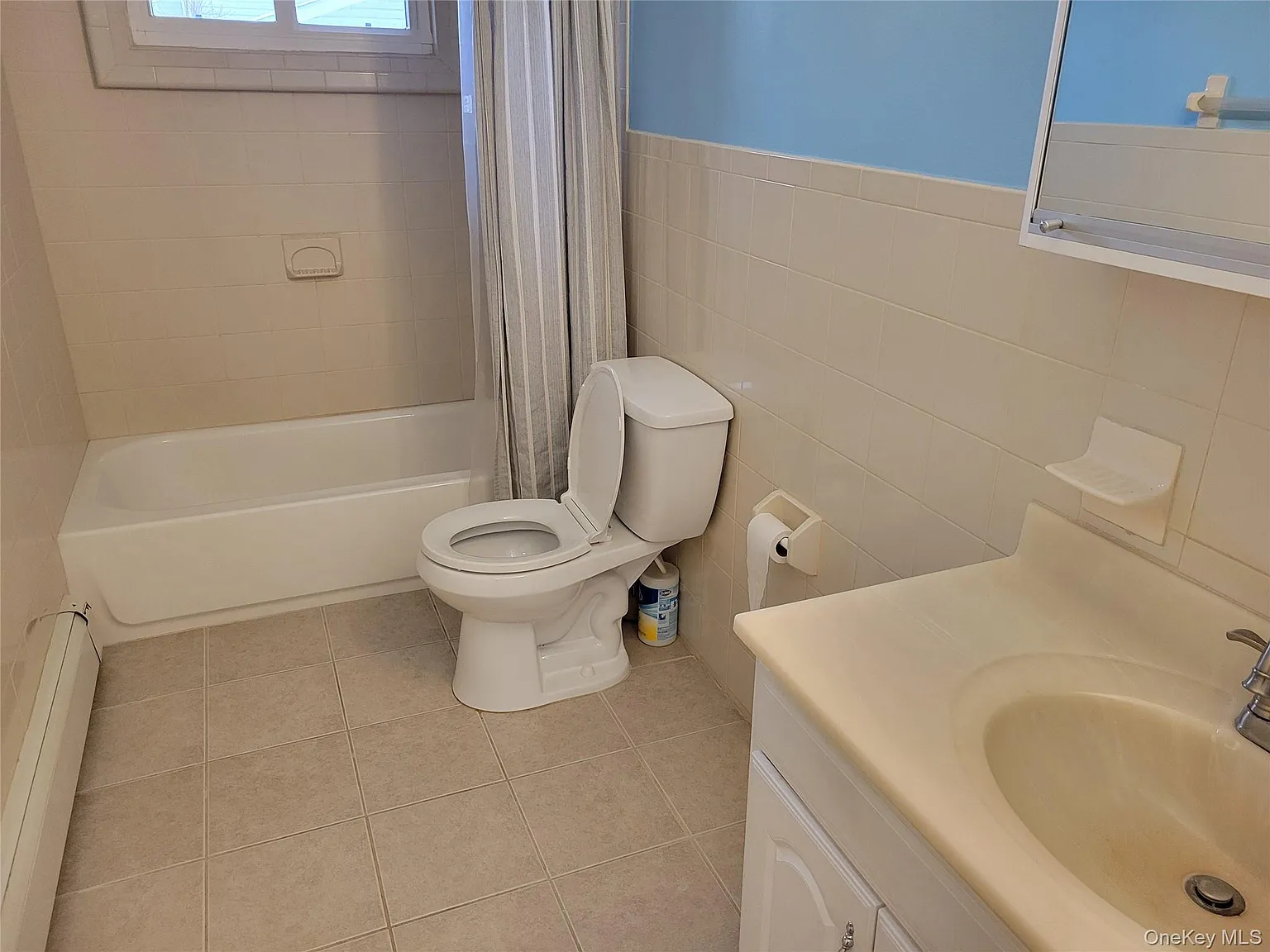 3 bed, 1250 sqft, $3,650 — Photo 2