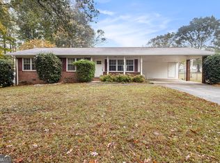 140 Honeysuckle Ln, Fayetteville, GA