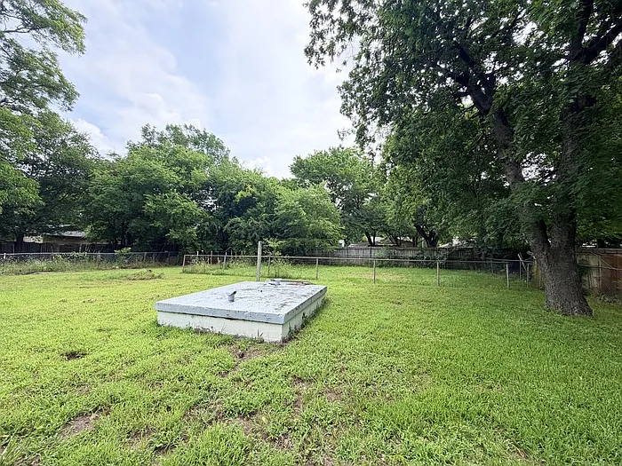 914 Locust St — Photo 10