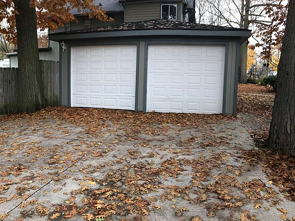 2nd image of 3238 Coit Ave NE