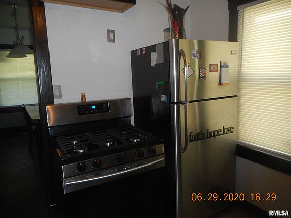 4th image of 402 E Republic St