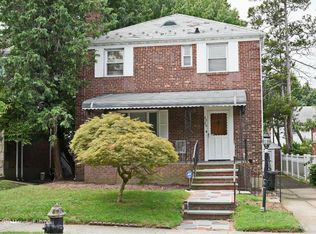 8020 190th St, Hollis, NY 11423