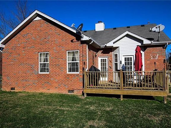 2nd image of 107 Cherokee Dr