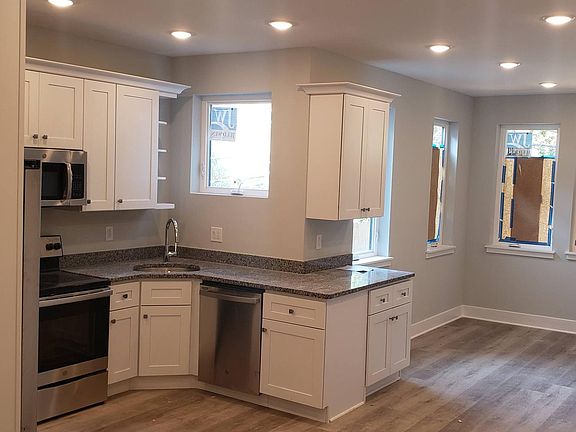 5th image of 5419 Lansdowne Ave #2