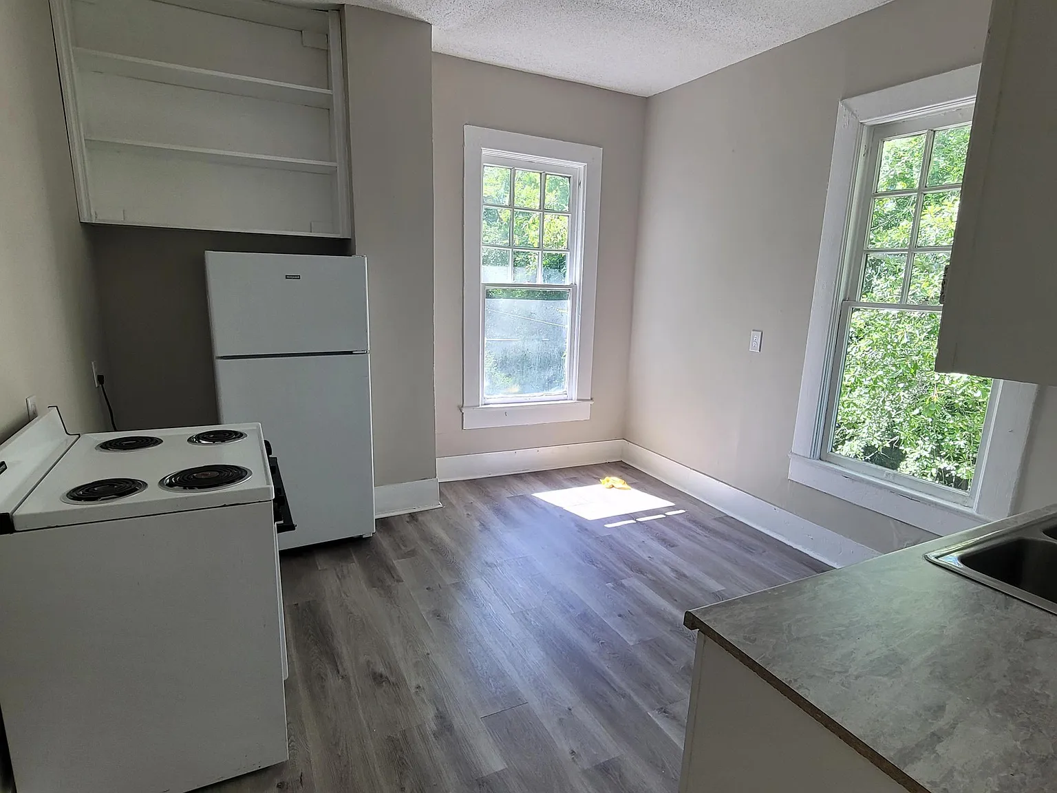 830 S Saint Andrews St — Photo 2