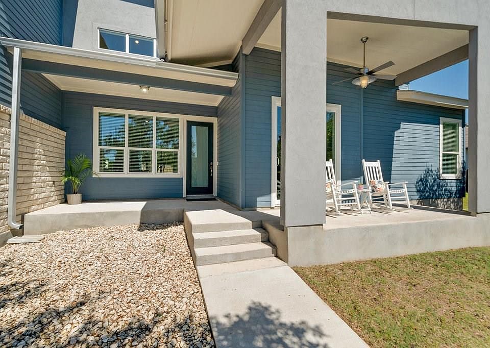 1st image of 800 Newport Dr