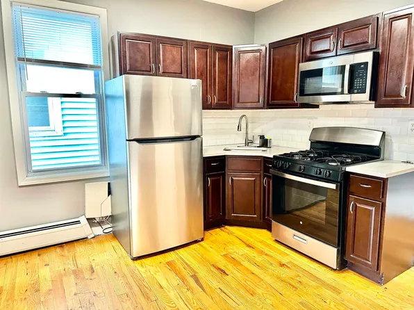 245 Duncan Avenue image 2 of 17