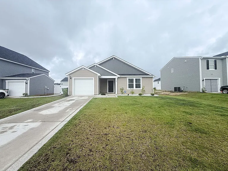 127 Arlington Dr — Photo 1