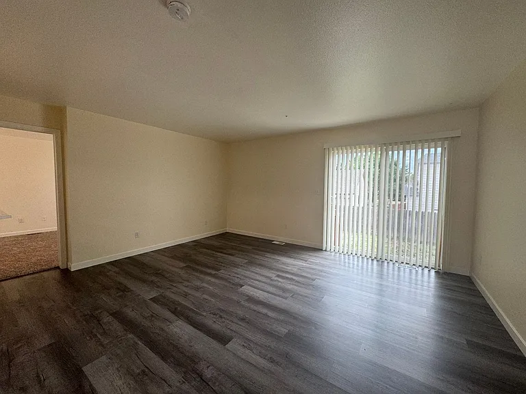6955 Bonnie Brae Ln — Photo 11