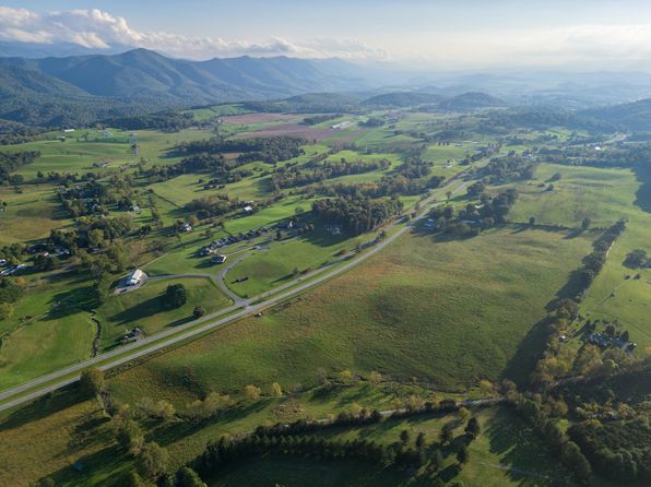 N Lee Hwy, Raphine, VA 24472